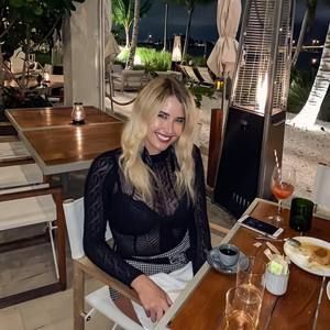 Meet your Posher, Julie